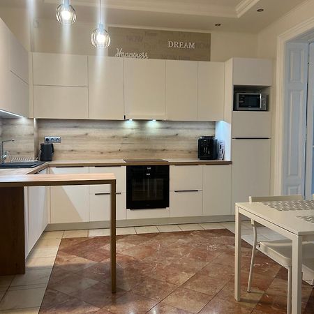 Leo Apartment Obchodna - Family Bratislava Exterior foto